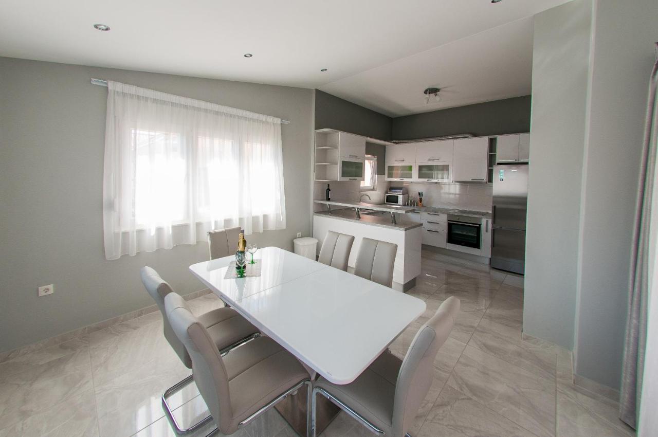 Apartments Anita Stobreč Buitenkant foto